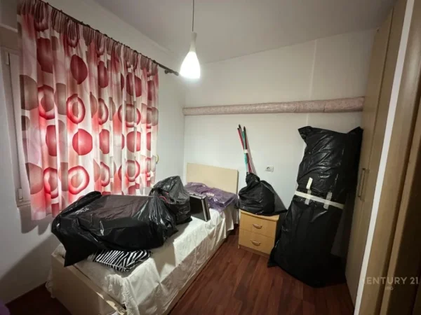 Tirane, shitet apartament 3+1 Kati 2, 110 m² 250.000 € (rruga e bogdaneve)