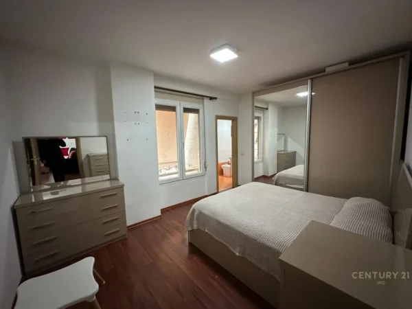 Tirane, shitet apartament 3+1 Kati 2, 110 m² 250.000 € (rruga e bogdaneve)