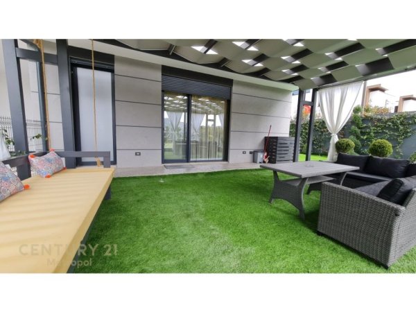 Tirane, jepet me qera apartament 2+1+Ballkon Kati 1, 115 m² 1.700 € (teg lunder)