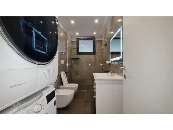 Tirane, jepet me qera apartament 2+1+Ballkon Kati 1, 115 m² 1.700 € (teg lunder)