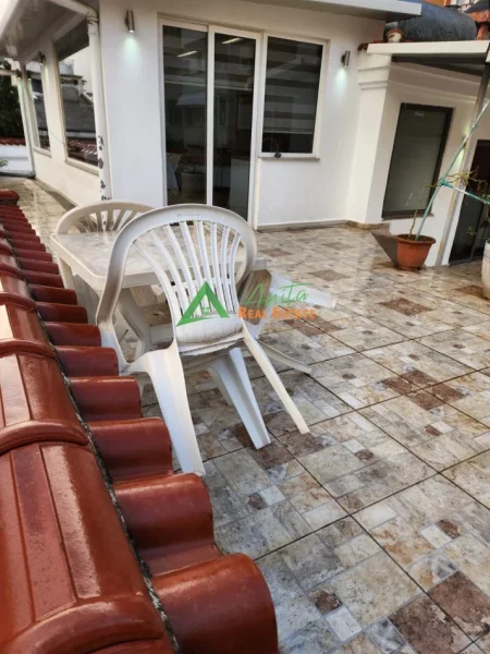 Tirane, jepet me qera apartament 2+1+Ballkon Kati 3, 75 m² (Rruga Bill Klinton)