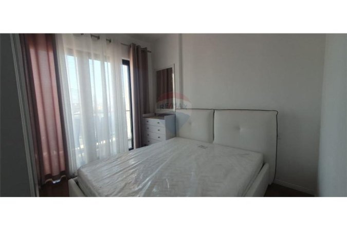 Tirane, jepet me qera apartament 1+1 , 550 € (Rruga e Dibres)