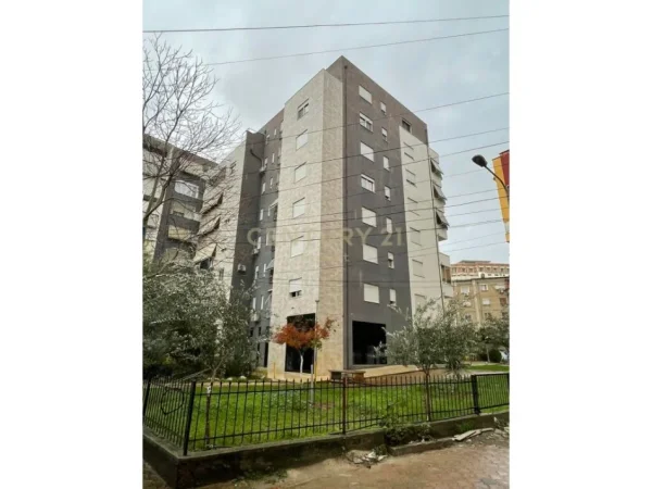 Tirane, shitet apartament 2+1 Kati 2, 89 m² 140.000 € (brryli)