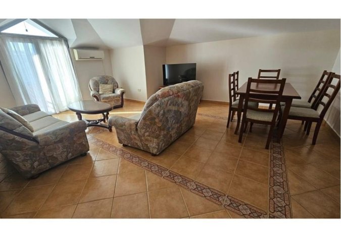 Tirane, jepet me qera apartament 2+1 , 400 € (Brryli)