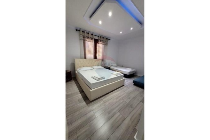Tirane, jepet me qera apartament 1+1 , 500 € (Medreseja)