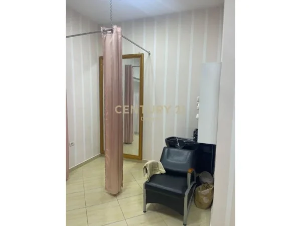 Tirane, shitet ambjent biznesi Kati 0, 40 m² 119.000 € (Myslym Shyri)