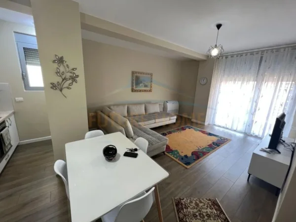 Korce, shitet apartament 2+1+Ballkon Kati 5, 97 m² 97.000 € (Terminali, Korçë)