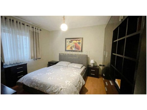 Tirane, jepet me qera apartament 1+1 Kati 3, 55 m² 450 € (medreseja)