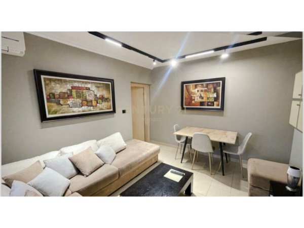 Tirane, jepet me qera apartament 1+1 Kati 3, 55 m² 450 € (medreseja)