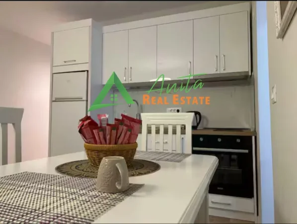 Tirane, jepet me qera apartament 1+1+Ballkon Kati 3, 55 m² 600 € (Bulevardi Zogi I)