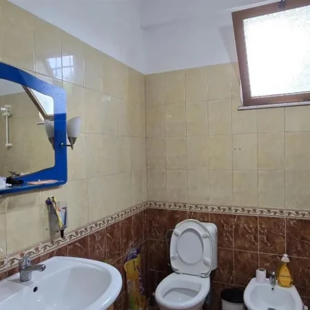 Tirane, shitet apartament 2+1+Aneks+Ballkon Kati 1, 310 m² 130.000 € (Kthesa e Kamzes)