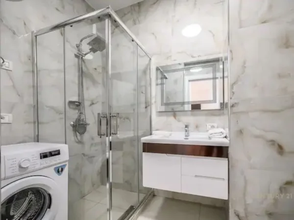 Tirane, jepet me qera apartament 2+1 Kati 2, 80 m² 850 € 
