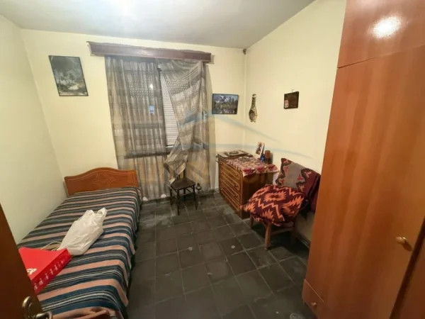 Korce, shitet apartament 3+1+Ballkon Kati 2, 84 m² 44.000 € (Lagjia 14, Korçë)