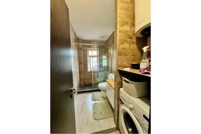 Tirane, jepet me qera apartament 2+1 , 52 m² 500 € (Rruga Elbasanit)