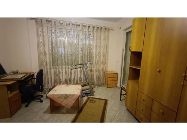 Tirane, jepet me qera apartament 2+1 Kati 3, 123 m² 750 € (rruga karl gega)