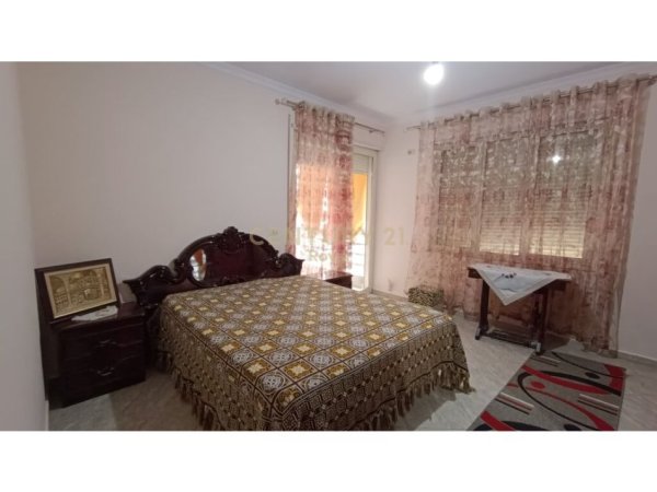 Tirane, jepet me qera apartament 2+1 Kati 3, 123 m² 750 € (rruga karl gega)