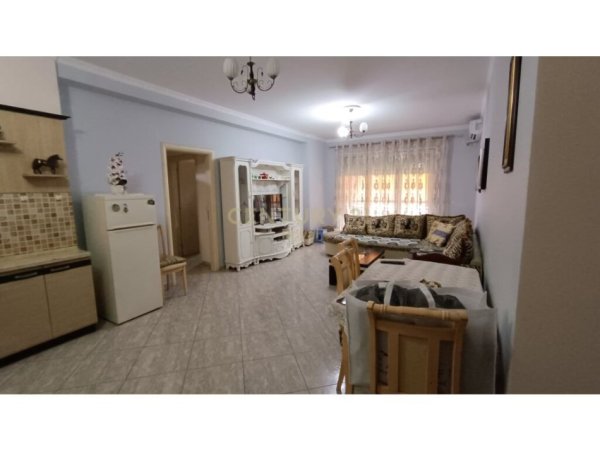 Tirane, jepet me qera apartament 2+1 Kati 3, 123 m² 750 € (rruga karl gega)