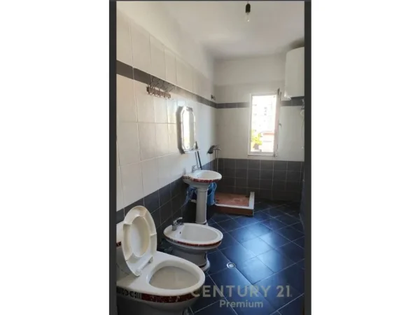 Tirane, shitet apartament 2+1 Kati 5, 87 m² 110.000 € (astir)