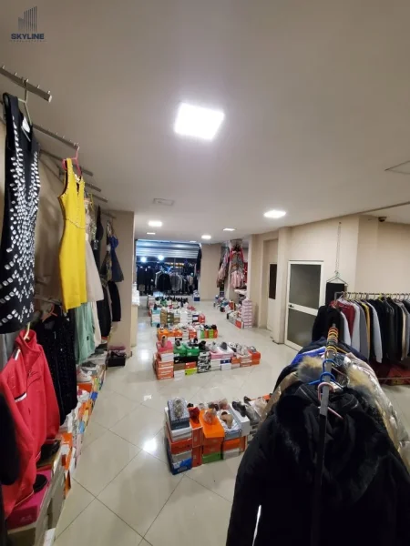 Tirane, jepet me qera ambjent biznesi Kati 0, 170 m² 3.000 € (Laprake)