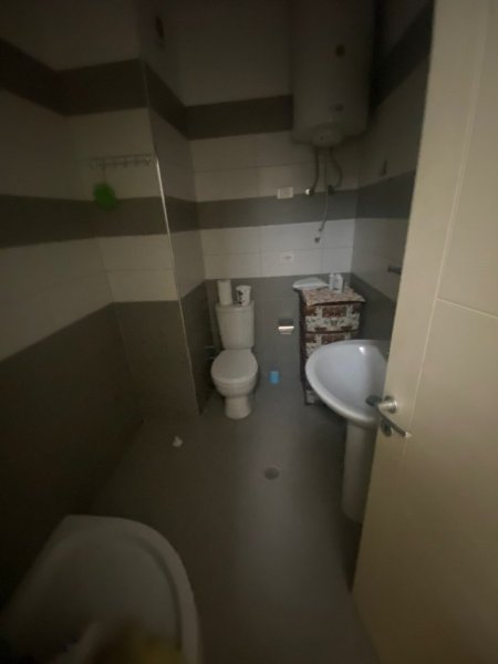 Tirane, shes apartament 2+1+Ballkon Kati 12, 123 m² 125.000 € (Kompleksi Malajzian)