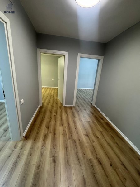 Tirane, shitet apartament 2+1+Ballkon Kati 2, 75 m² (Rruga Kryesore Myslym Shyri)