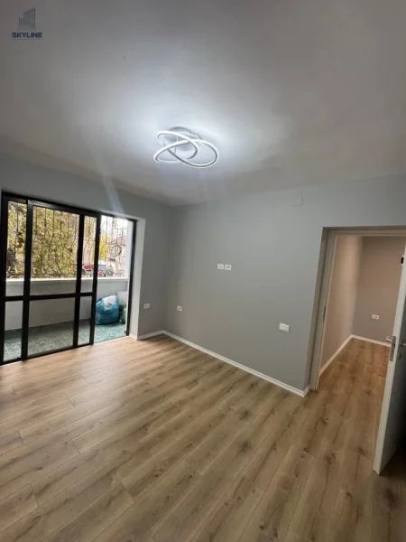 Tirane, shitet apartament 2+1+Ballkon Kati 2, 75 m² (Rruga Kryesore Myslym Shyri)