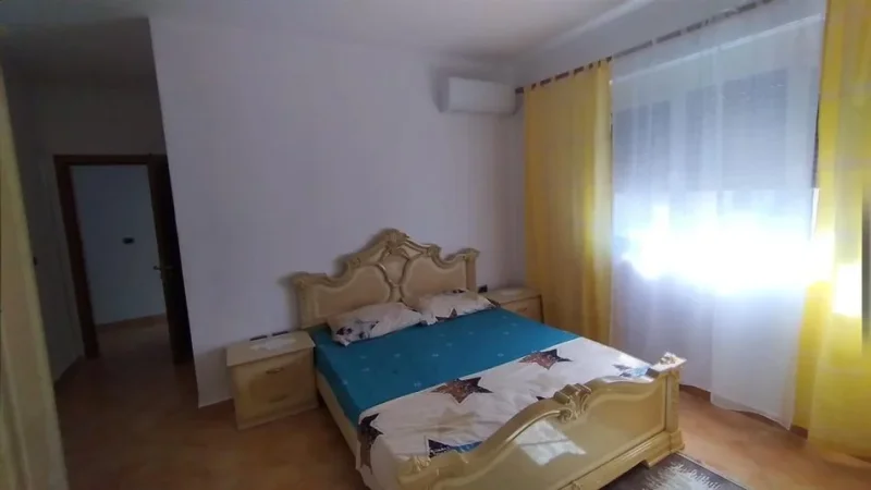Durres, jepet me qera apartament 1+1+Ballkon Kati 7, 350 € (Rr Pavaresia , Plazh Durres)