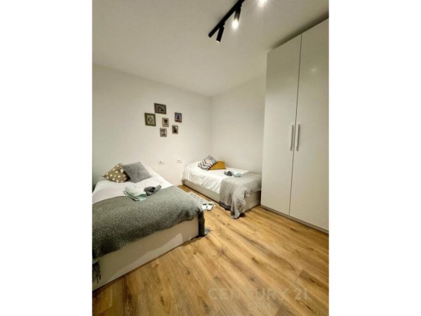 Tirane, jap me qera apartament 1+1 , 42 m² 666 € (Rruga e Kosovarëve)