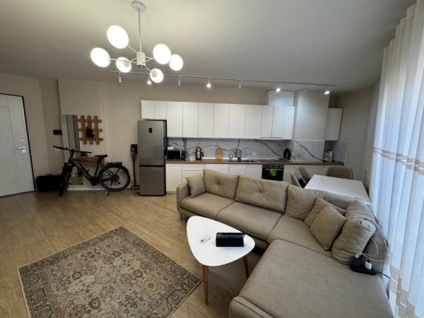 Tirane, jepet me qera apartament 1+1+Ballkon Kati 5, 70 m² 650 € (rruga e kavajes)