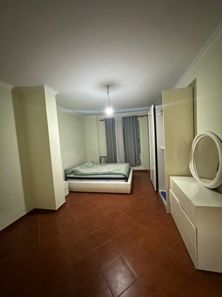 Tirane, jepet me qera apartament 2+1+Aneks+Ballkon Kati 4, 120 m² 900 € (Sheshi Willson)