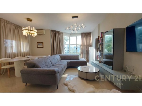 Durres, shitet apartament 2+1 Kati 1, 155.000 € (prane Fafa Premium Resort & Spa, Golem)