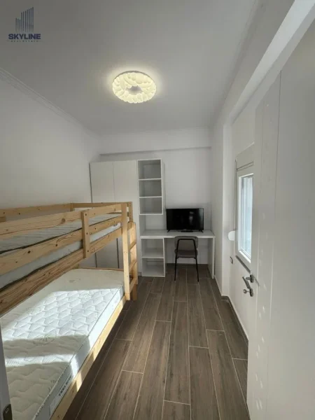 Tirane, jepet me qera apartament 2+1 Kati 0, 450 € (Prane Viles L)
