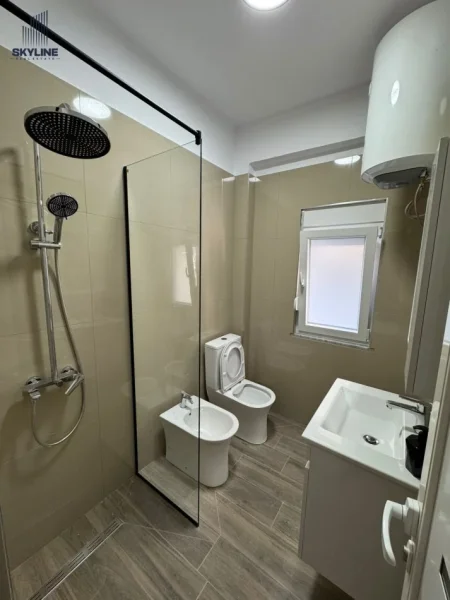Tirane, jepet me qera apartament 2+1 Kati 0, 450 € (Prane Viles L)
