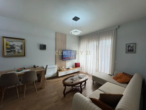 Tirane, shitet apartament 1+1 Kati 2, 61 m² 150.000 € (liqeni i thate)