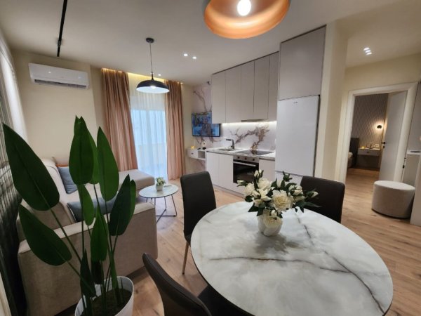Durres, shitet apartament 1+1+Ballkon Kati 5, 120.000 € (Rr.Pavaresia Plazh)