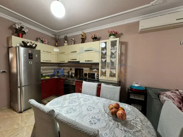 Tirane, shitet apartament 2 Katshe Kati 2, 120 m² 260.000 € (Institut)