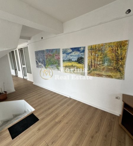 Tirane, jepet me qera shtepi 4+1 Kati 1, 200 m² 650 € (Brryli)
