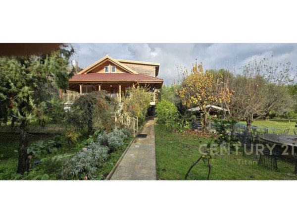 Tirane, SHES AGROTURIZEM, 16.000 m² 2.000.000 € (Rinas)