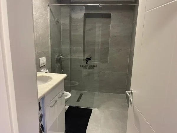 Tirane, jepet me qera apartament 1+1 Kati 1, 70 m² 650 € (STADIUMI DINAMO)