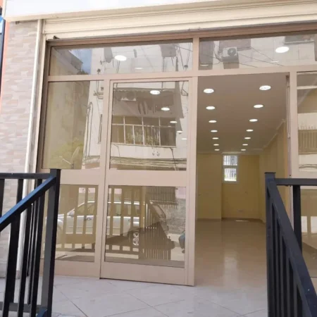 Tirane, shes dyqan Kati 0, 124 m² 169.000 € (Vasil Shanto Rruga Viktor eftemiu)