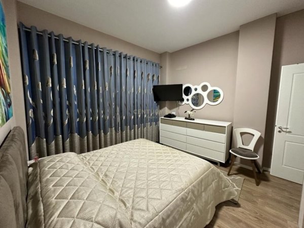 Tirane, jap me qera apartament 2+1 , 90 m² 650 € (Kopshti Botanik Zoologjik)