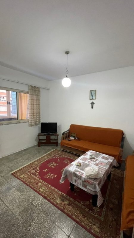 Tirane, jepet me qera apartament 1+1+Ballkon Kati 5, 70 m² 350 € (Selvia)