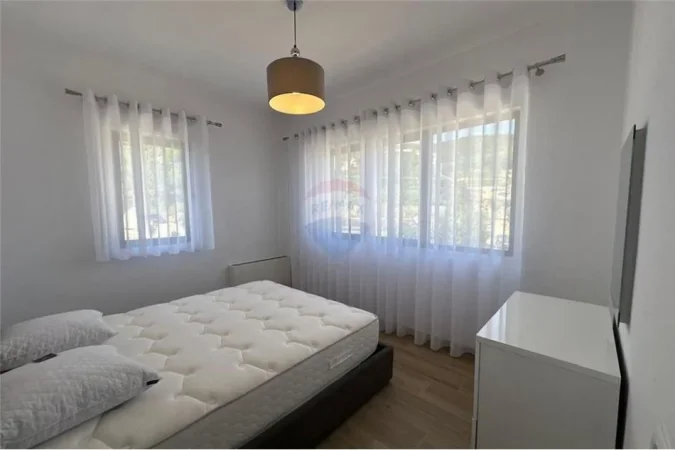 Tirane, jepet me qera apartament 3+1+Ballkon Kati 2, 122 m² 750 € (Rezidenca Kodra e Diellit)