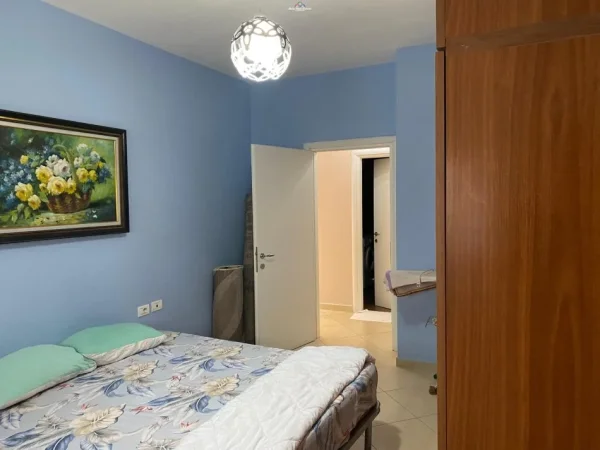 Tirane, jepet me qera apartament 1+1+Ballkon Kati 2, 65 m² 500 € (Ali Dem)