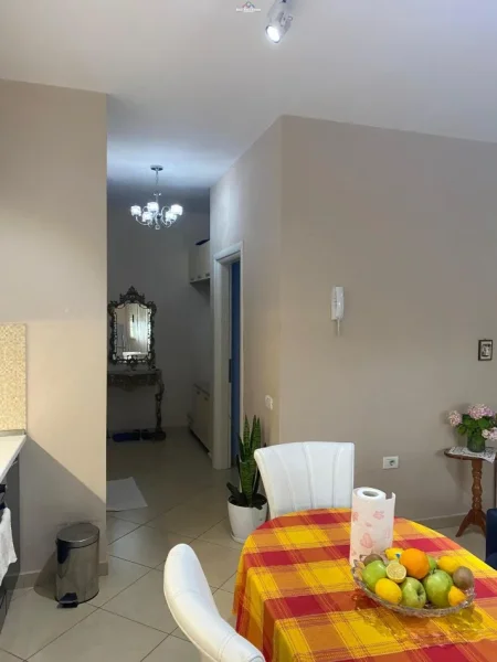 Tirane, jepet me qera apartament 1+1+Ballkon Kati 2, 65 m² 500 € (Ali Dem)