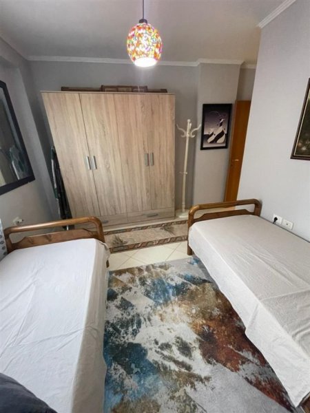 Tirane, jepet me qera apartament 2+1+Ballkon Kati 4, 98 m² 1.000 € (Stadiumi Air Albania)