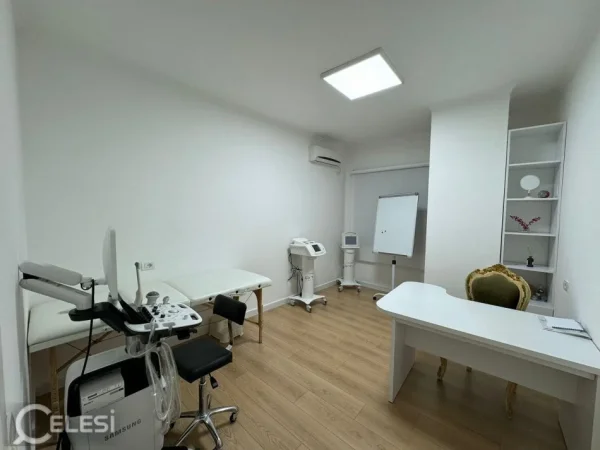 Tirane, jepet me qera ambjent biznesi Kati 2, 100 m² 1.500 € (LIQENI I THATE)