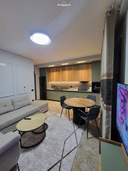 Shqiperi, jepet me qera apartament duplex 2+1 Kati 7, 90 m² 500 € (fresku)