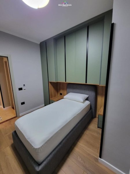 Shqiperi, jepet me qera apartament duplex 2+1 Kati 7, 90 m² 500 € (fresku)