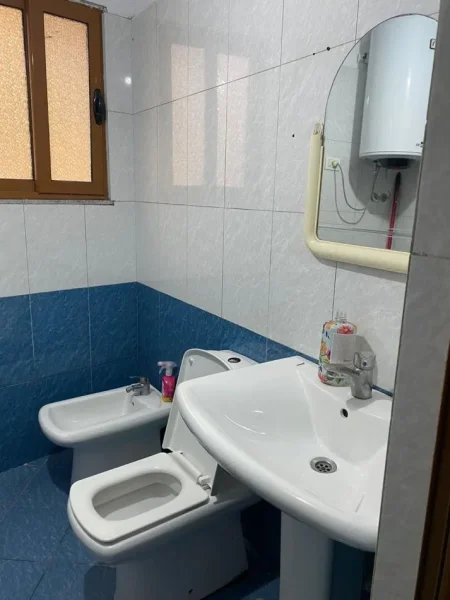 Tirane, jepet me qera apartament 2+1 Kati 3, 140 m² 500 € (Astir)